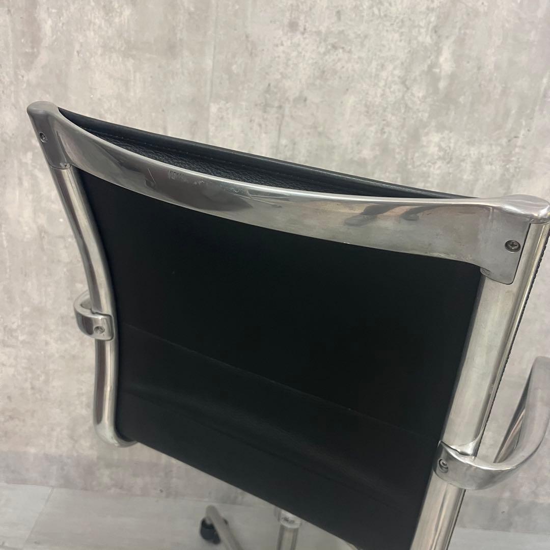 カッシーナイクスシー アリアス ローリングフレーム本革オフィスチェア