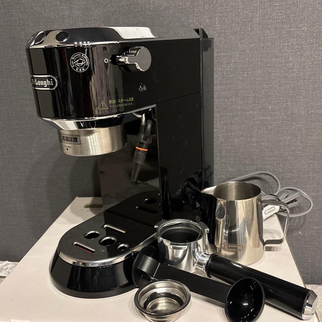 De'Longhi エスプレッソマシン 黒　デディカ　EC680 デロンギ