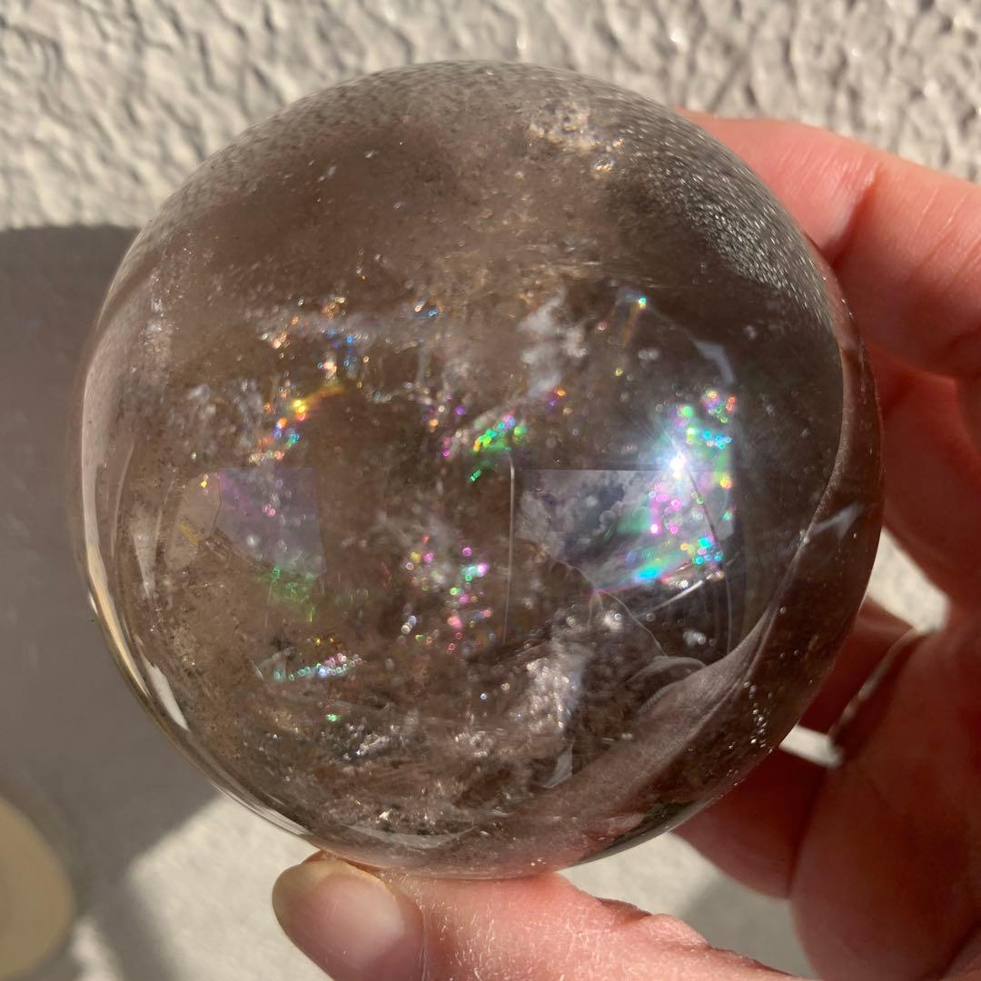 虹一杯‼︎スモーキークォーツスフィア大玉約66mm ゼウスストーン　天然石置物