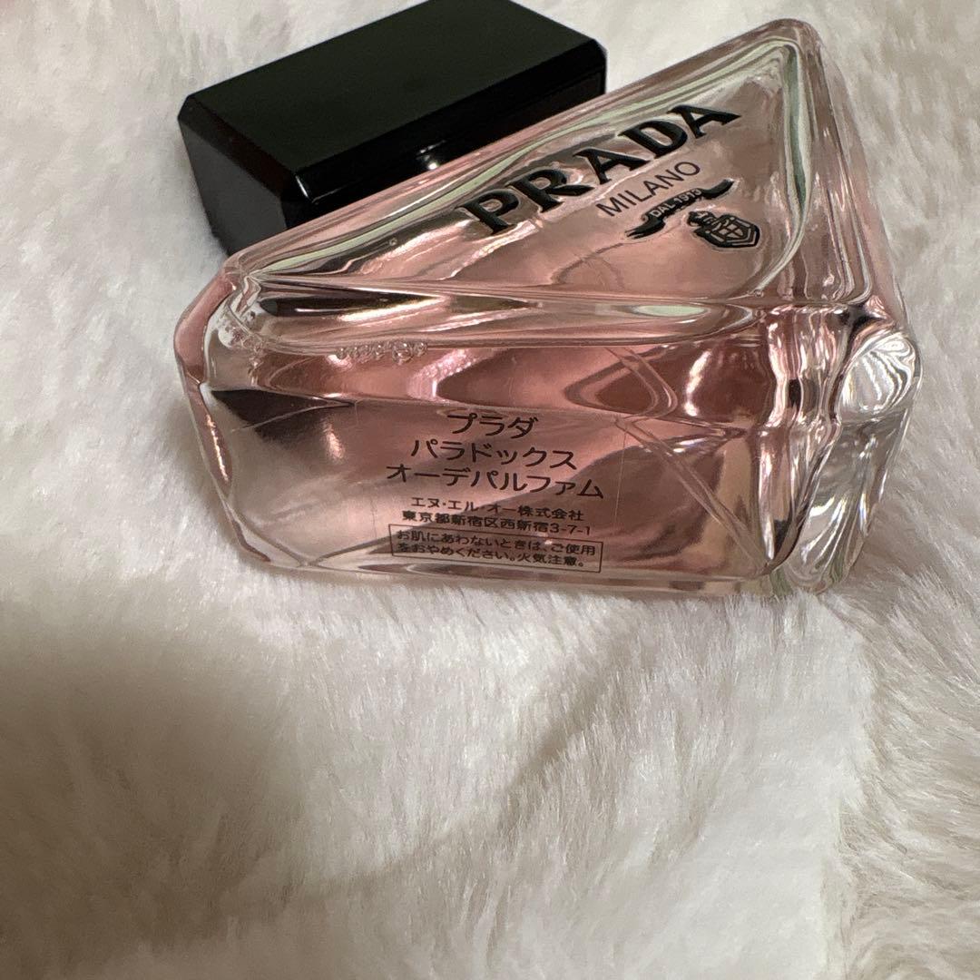 美品PRADA オードパルファム 30ml ギフトバッグ、サンプル付き