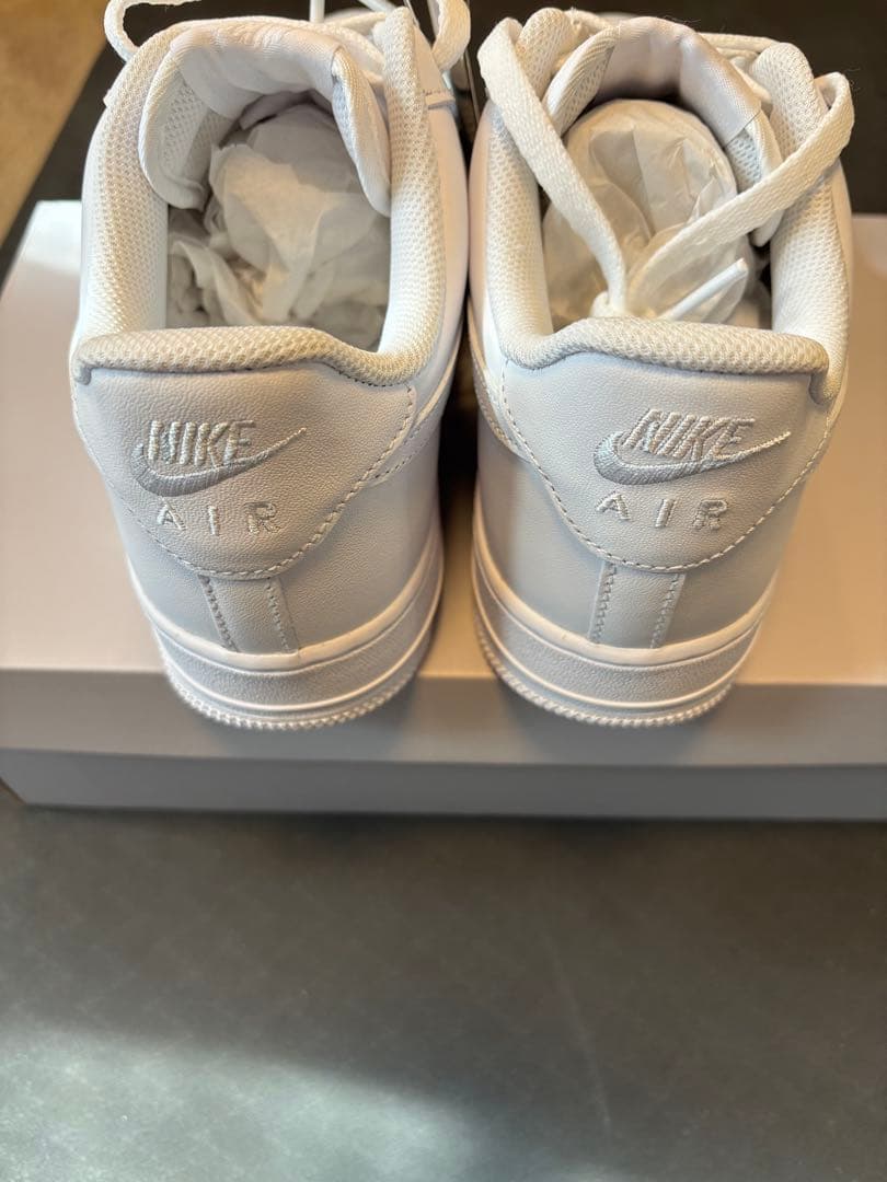 新品未使用　Nike Air Force 1 07 ホワイトスニーカー
