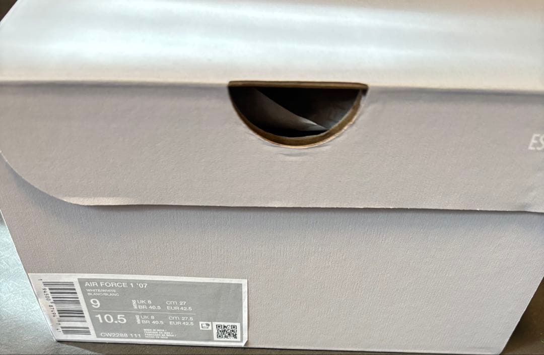 新品未使用　Nike Air Force 1 07 ホワイトスニーカー