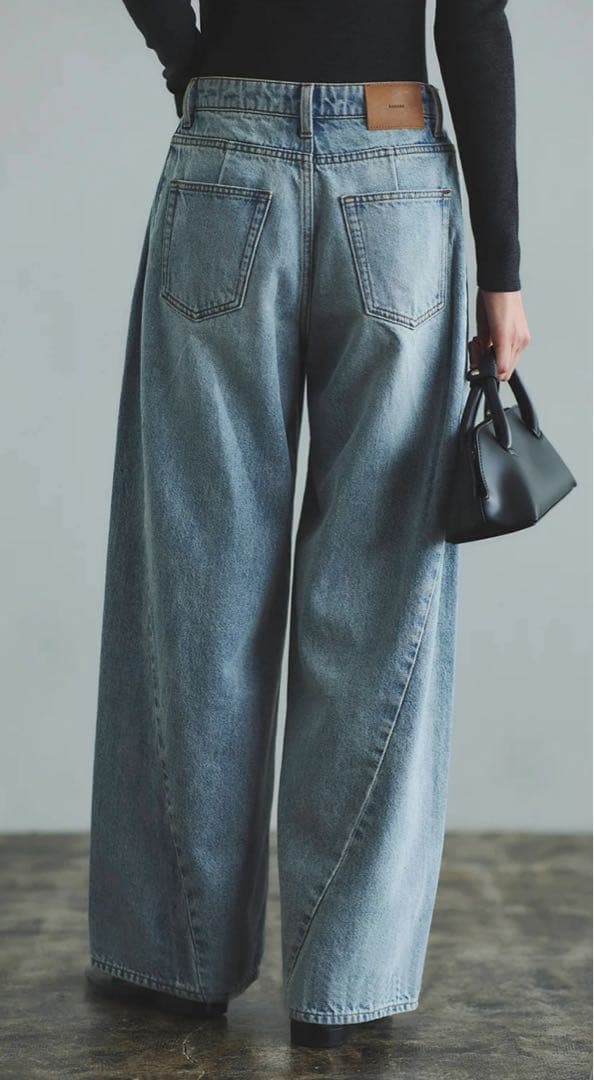 【試着のみ】anuansサイドタックカジュアルワイドデニム　LIGHT BLUE