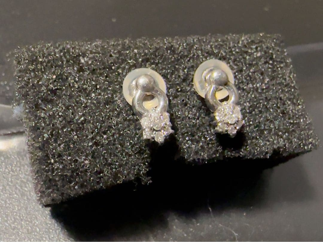 K14WG 刻印あり ホワイトゴールド 0.07ct ダイアモンド ピアス