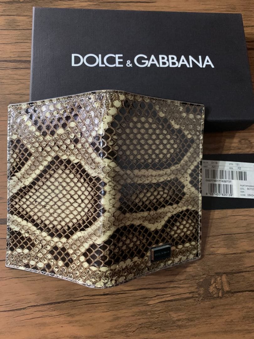 DOLCE & GABBANA ヘビ革 パスポートケース　パイソン