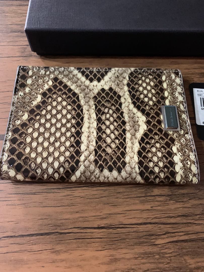 DOLCE & GABBANA ヘビ革 パスポートケース　パイソン