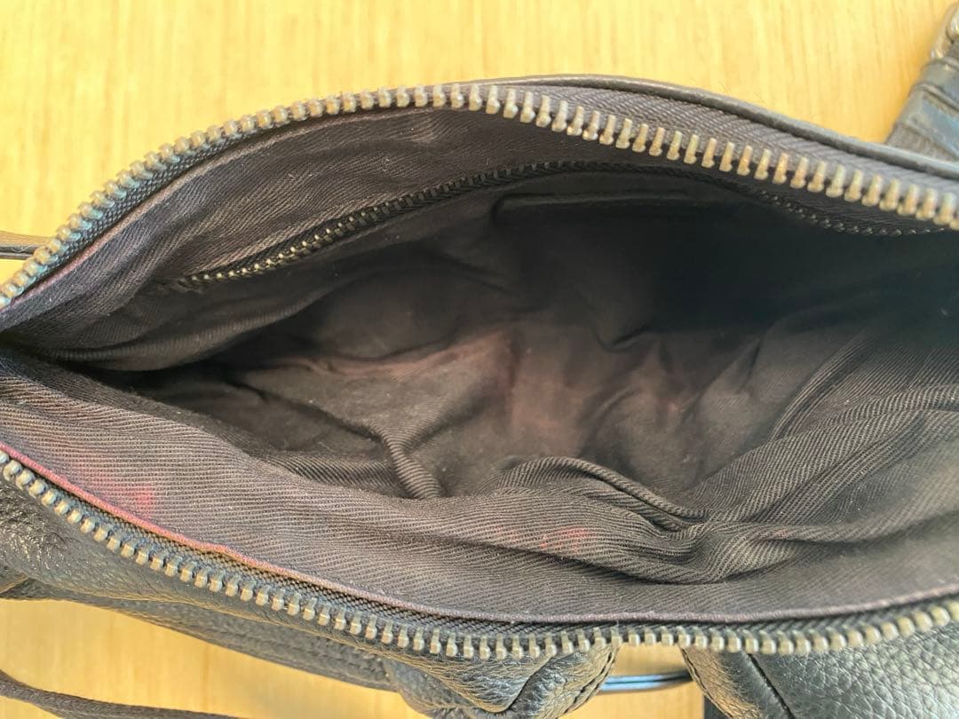 DOLCE&GABBANA ブラック レザーボディバッグ