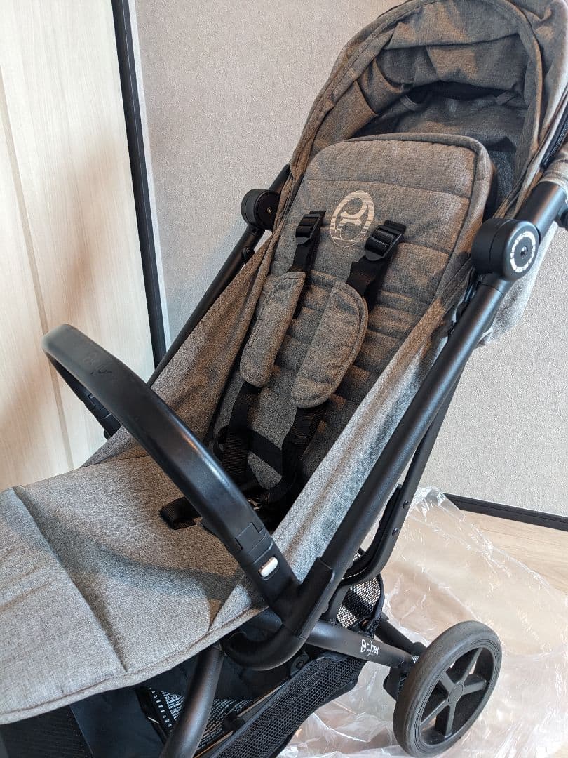 Cybex イージーSプラス Eezy S+plus