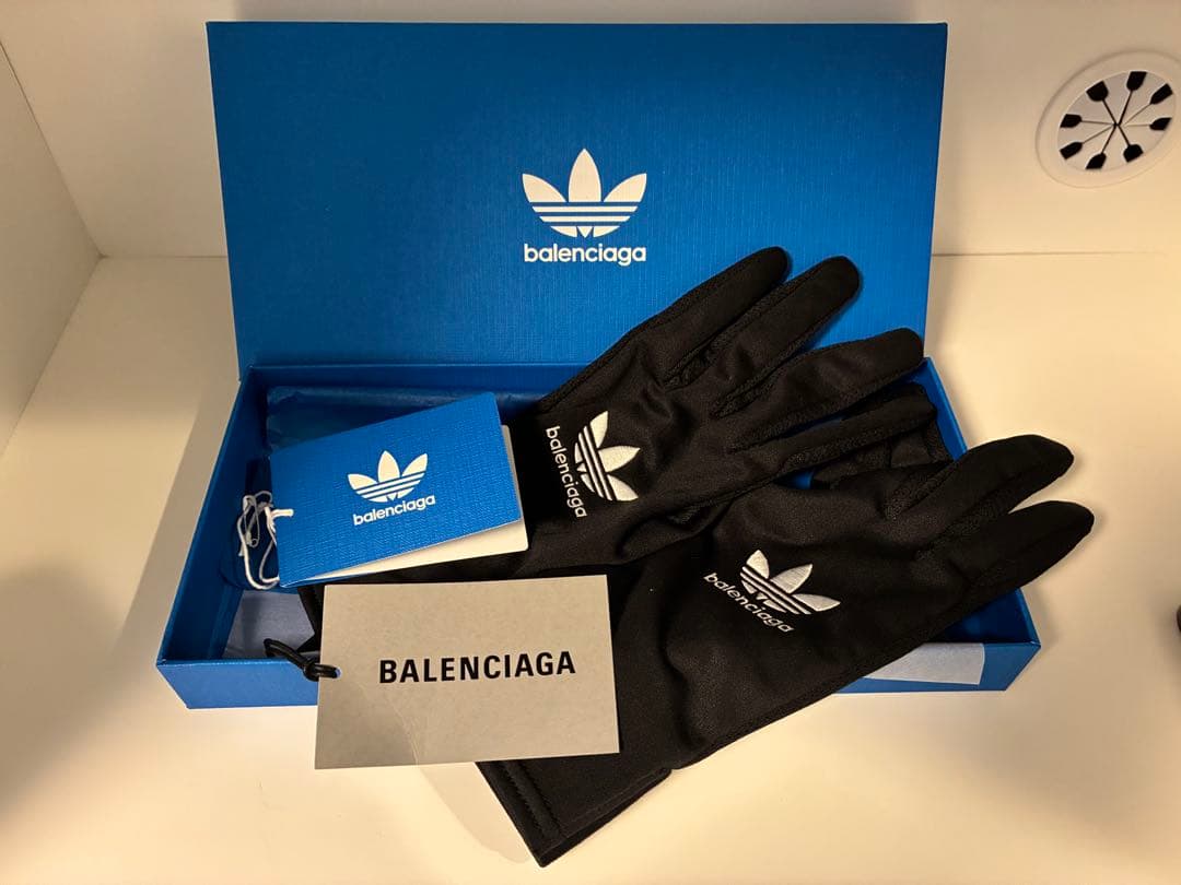 BALENCIAGA ADIDAS　726522 4D0B1 グローブ手袋　新品