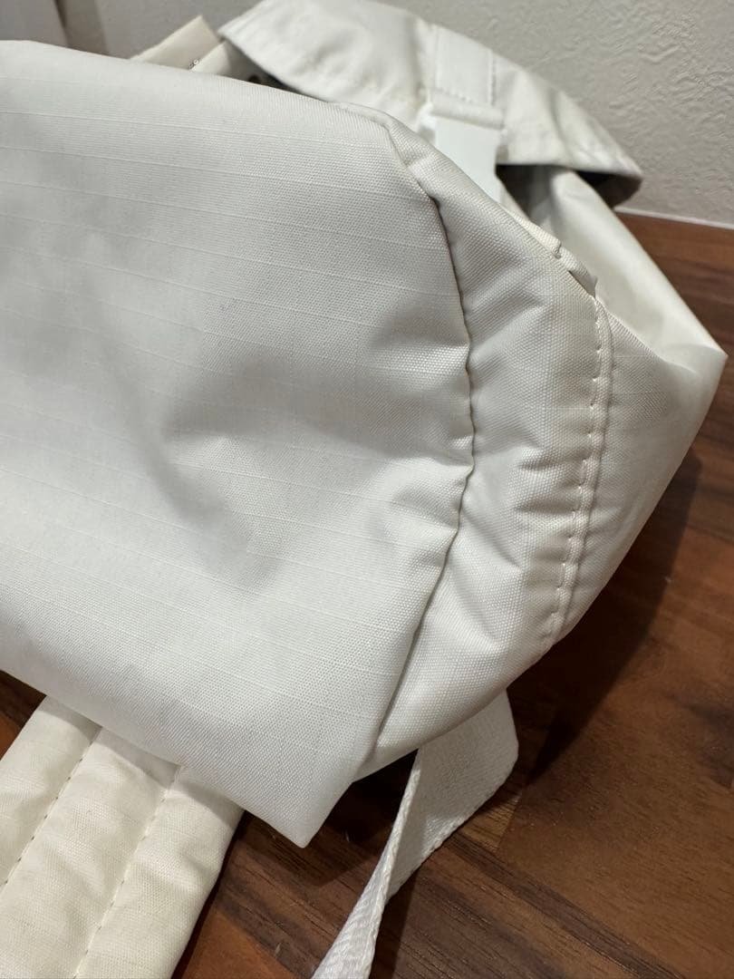 LeSportsac レスポートサック SMALL VOYAGER ホワイト