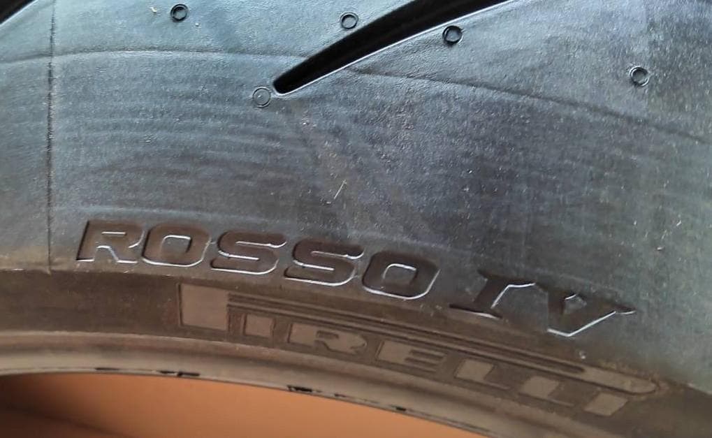23年製室内保管バイクタイヤ ピレリディアブロ ロッソ4 190/55R17リア