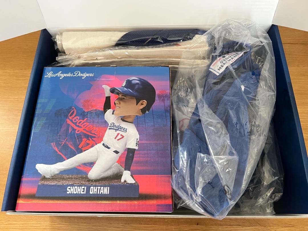 ドジャースファンクラブ入会記念グッズ（大谷翔平ボブルヘッド付き）