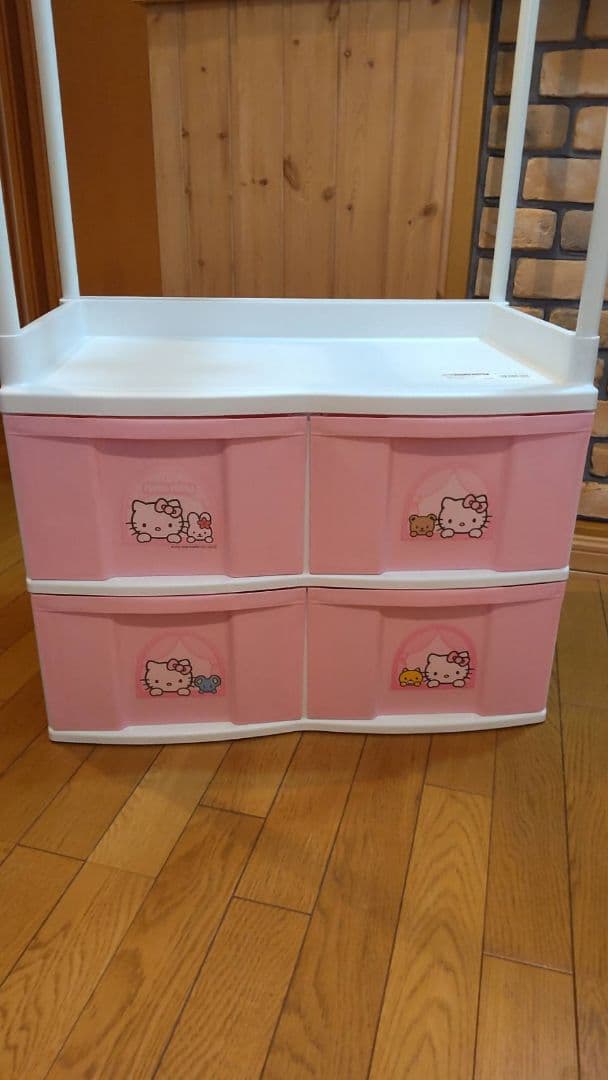 ハローキティ　チェストハンガーラック　アイリスオーヤマ　収納　引出し　サンリオ