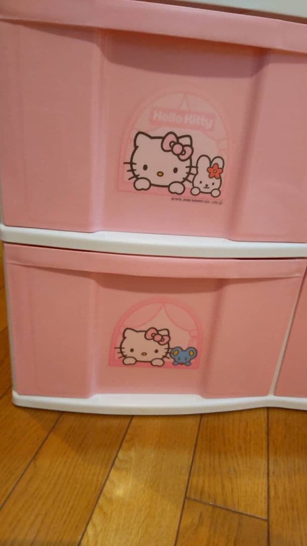 ハローキティ　チェストハンガーラック　アイリスオーヤマ　収納　引出し　サンリオ