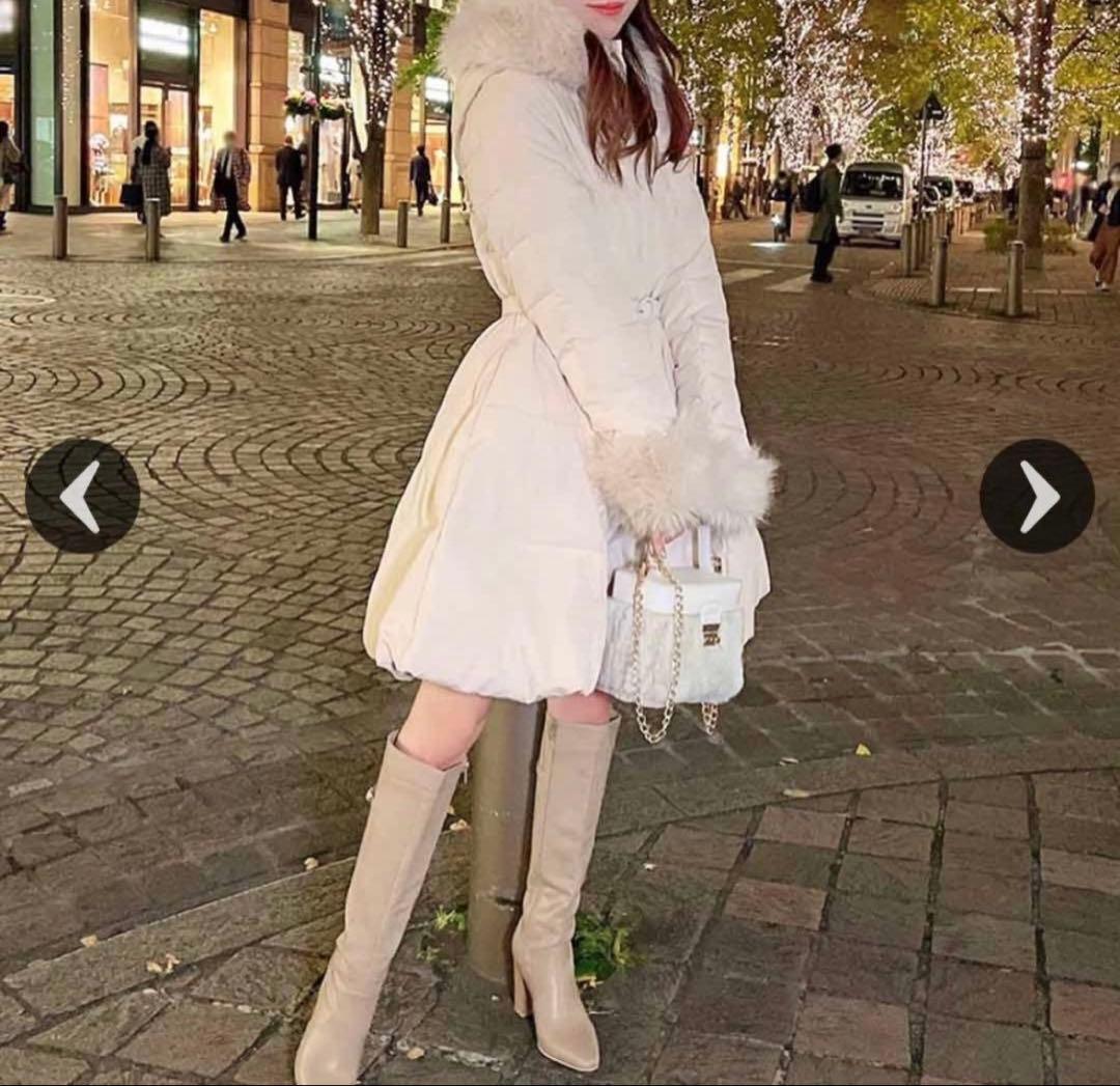 ミシェルマカロン　フレアダウン　ベージュ　ダウン　コート　ファー