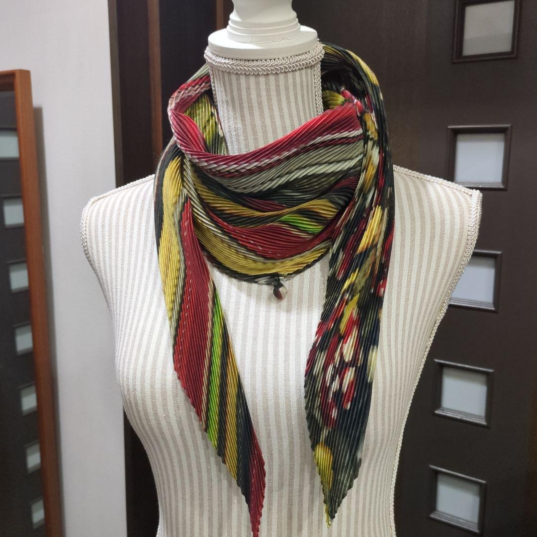 スカーフ　PLEATS PLEASE　総柄プリント ひし形　マルチ