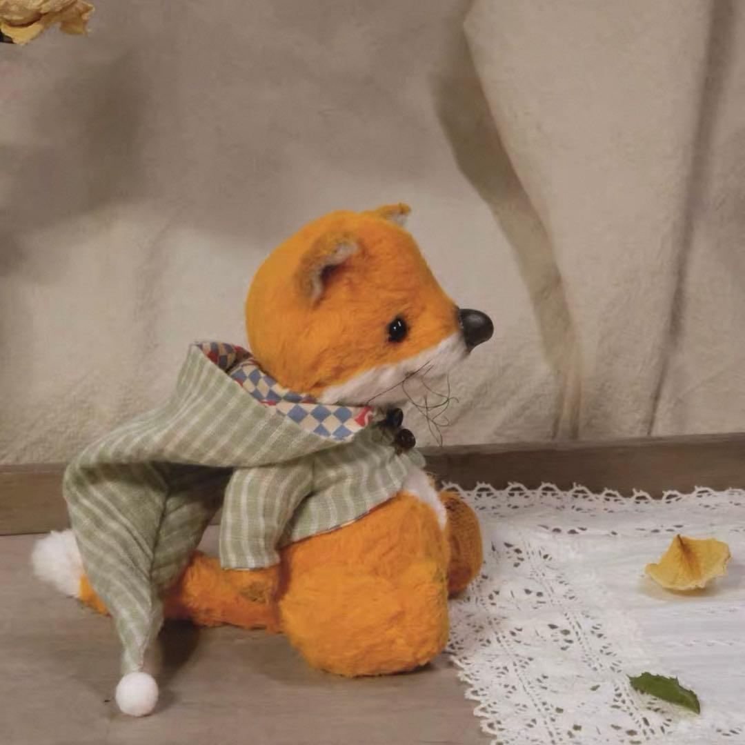 微笑むキツネさん アーティストベア 海外作家様 ハンドメイド ぬいぐるみ 置物