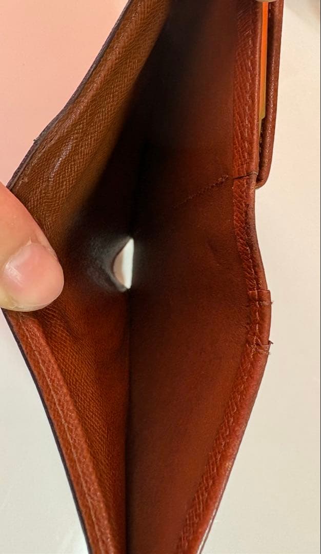 ルイヴィトン財布　二つ折り　モノグラム