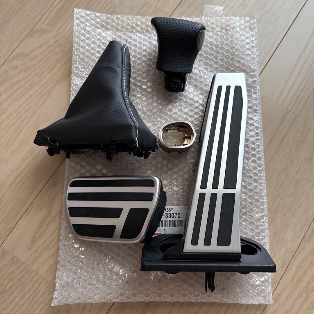 美品✴︎レクサスES純正部品・アルミペダルセット・Fスポーツシフト 80ハリアー他