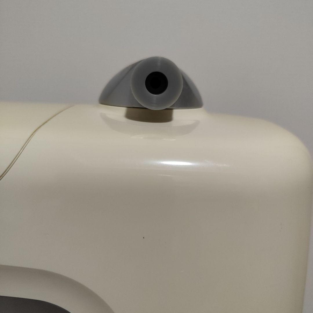 浄水器。 出水管がありません。