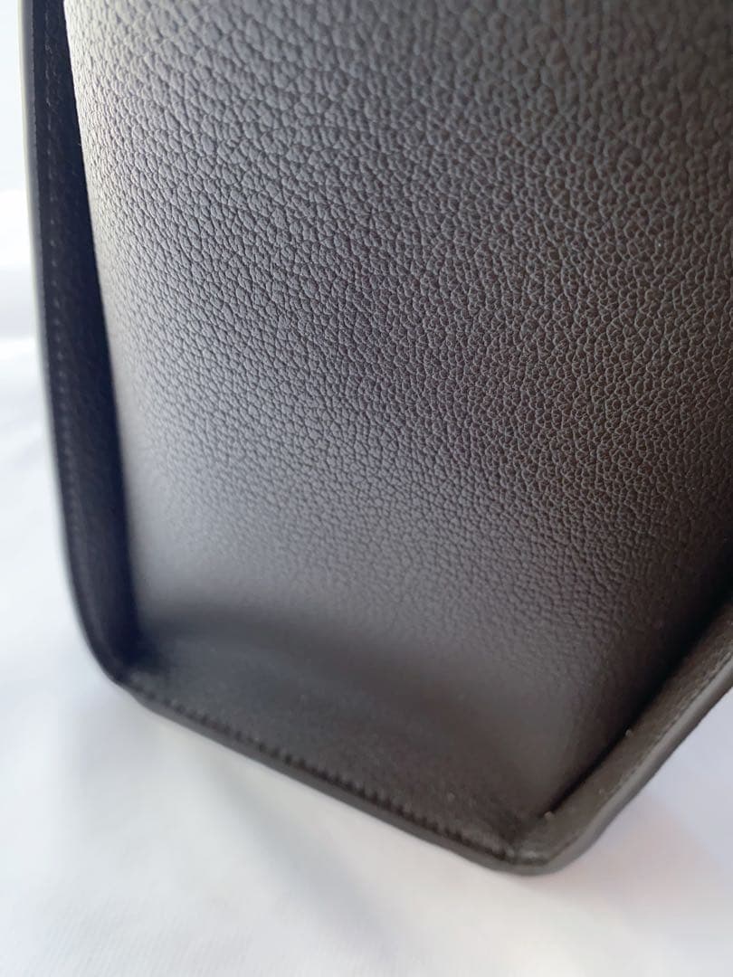 CHARLES & KEITH クラシックダブルハンドル トートバッグ　ブラウン