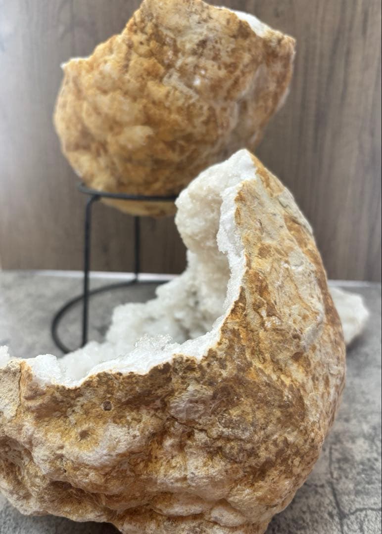 専用ページ巨大ジオード水晶ブレスレットの浄化に　台座付