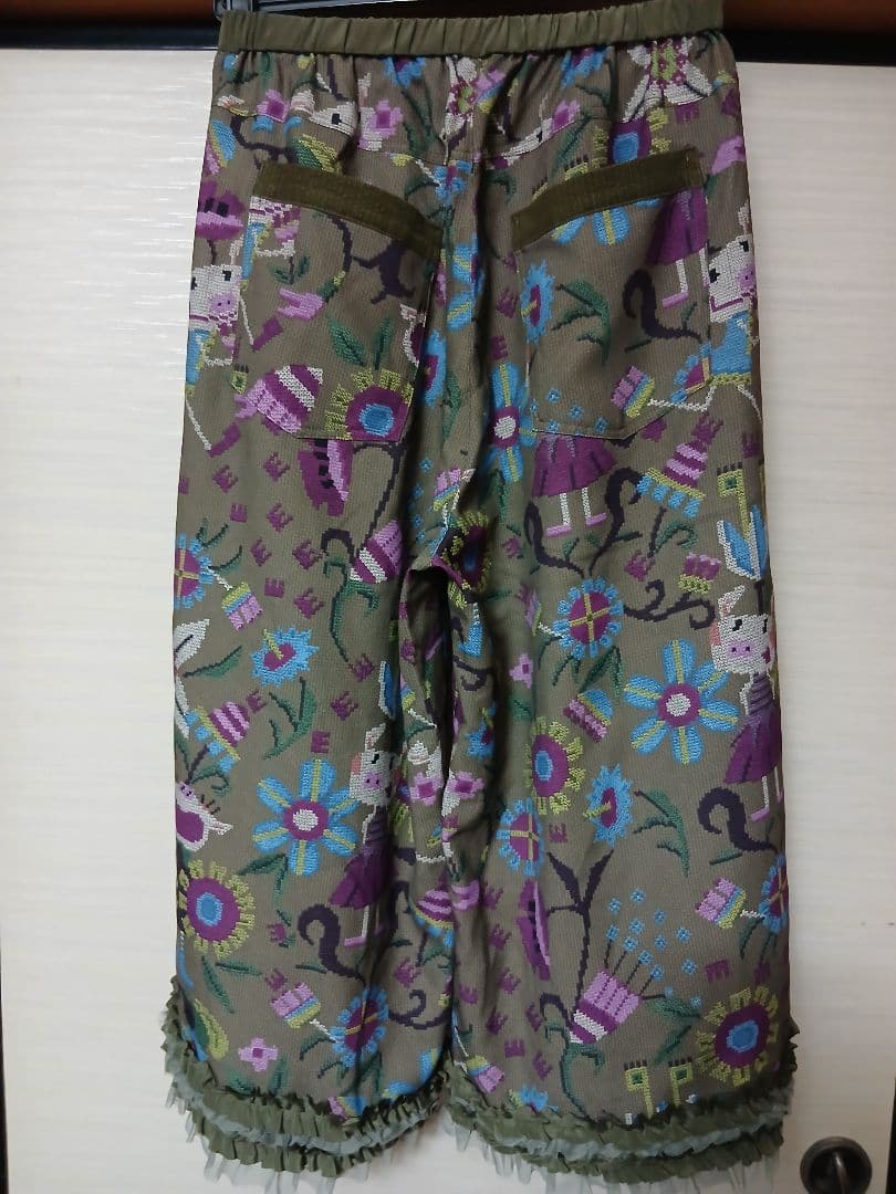 アルベロベロ　ブタさんお花可愛い裾フリルキュロットスカート