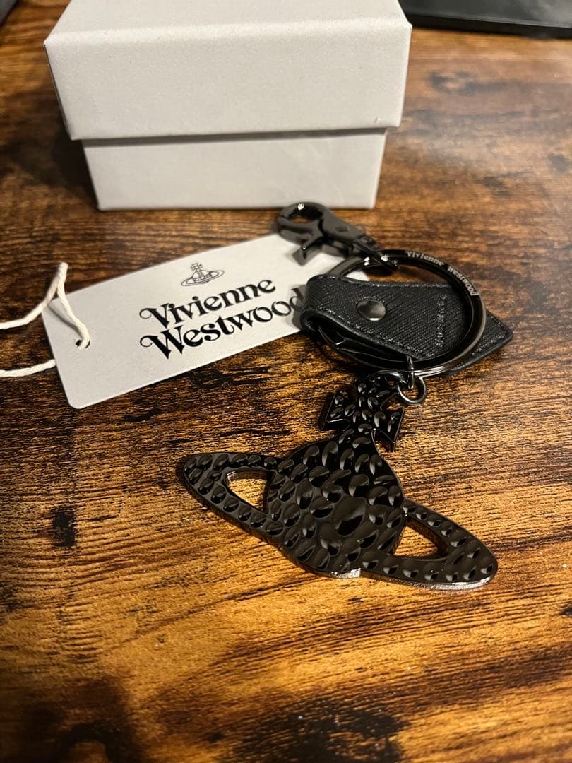 Vivienne Westwood Orb Hammered キーリング
