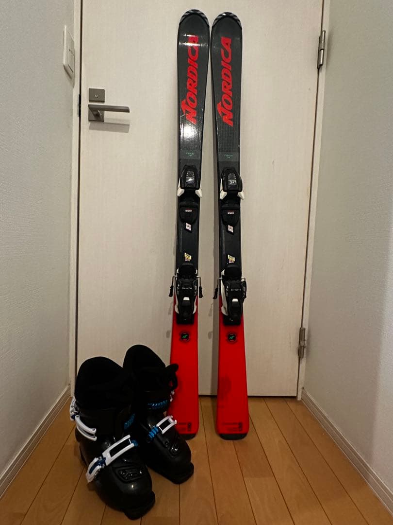 ハナ⭐︎ハナNordica スキー板 130cm のみ