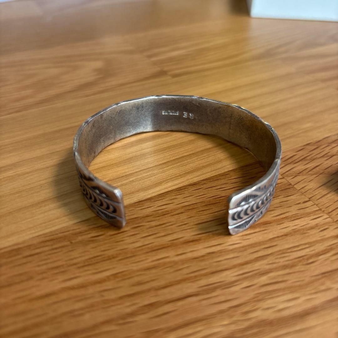 d*3様 シルバー 彫刻模様 バングル