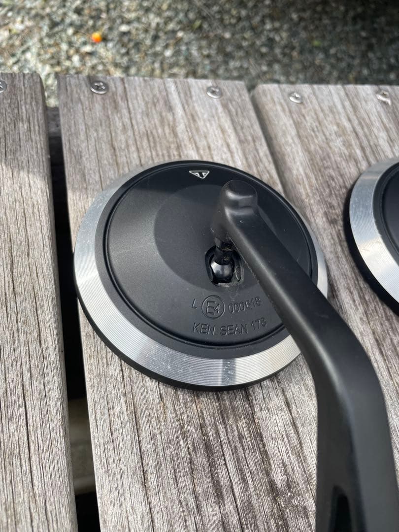 トライアンフ純正バーエンドミラー マシンカット