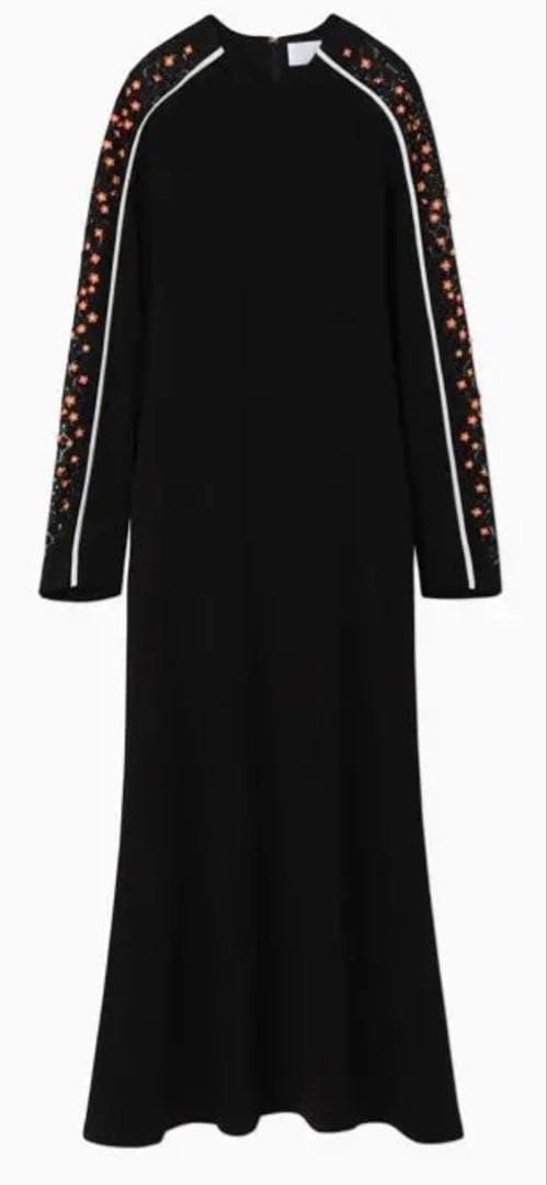 マメ　Osmanthus Motif Embroidery Dress