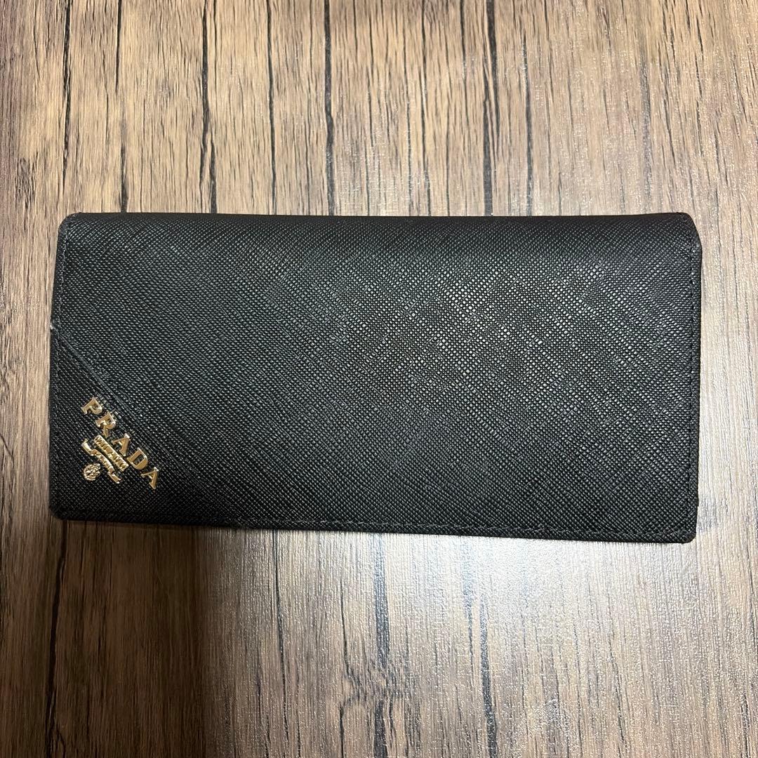 PRADA ブラックナイロン長財布