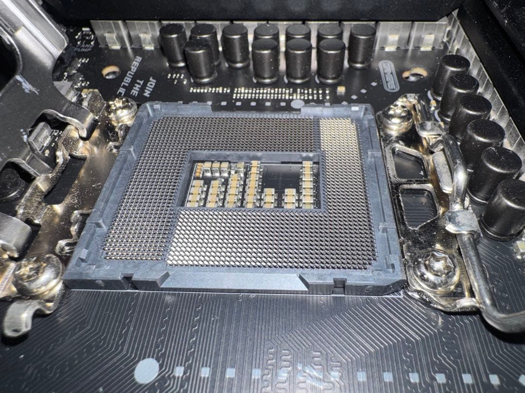 ASUS ROG STRIX Z790-F GAMING WiFi マザーボード
