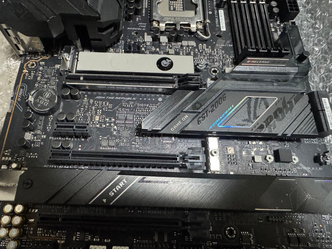 ASUS ROG STRIX Z790-F GAMING WiFi マザーボード