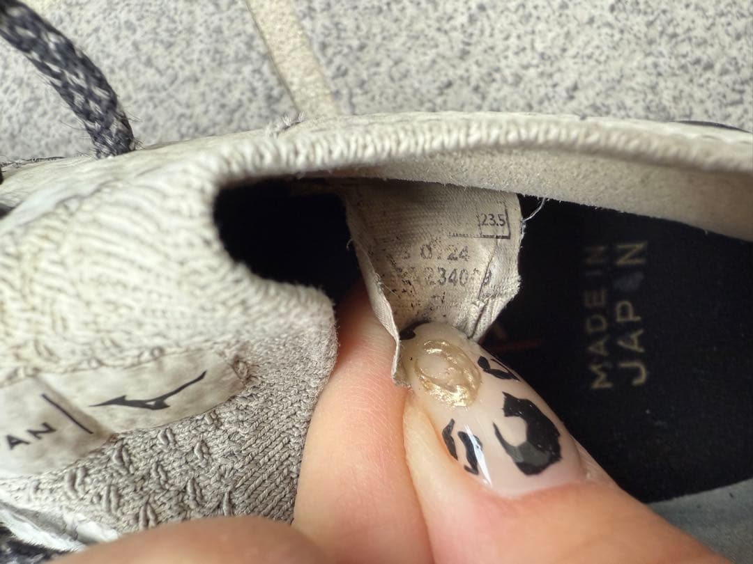 Mizuno モレリアネオ4β サッカースパイク　ホワイト/レッド 23.5