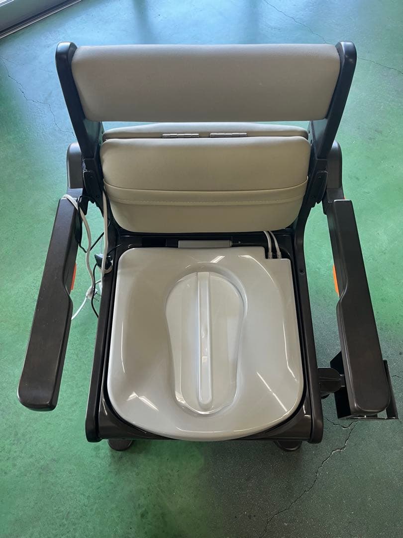 Panasonic 家具調ポータブルトイレ　座楽　便座ヒーター　脱臭機能　介護