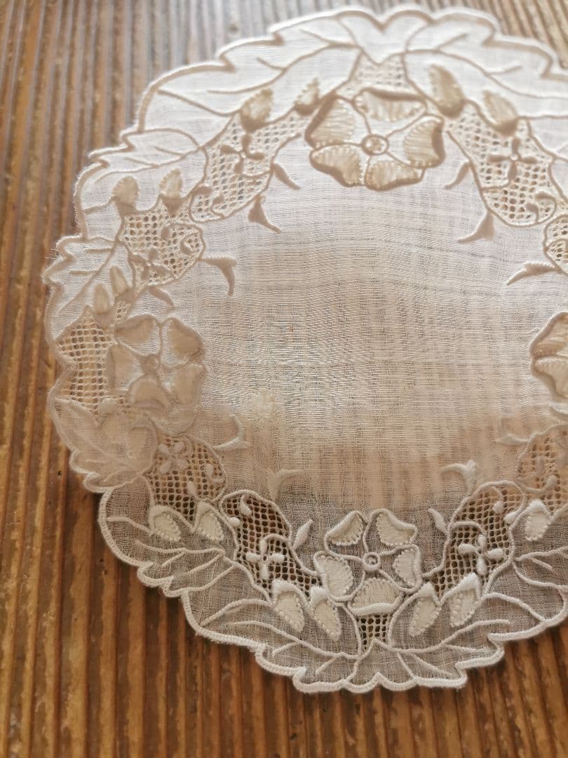 アンティーク ピーニャレース 極薄オーガンジー シャンパンベージュ 刺繍ドイリー