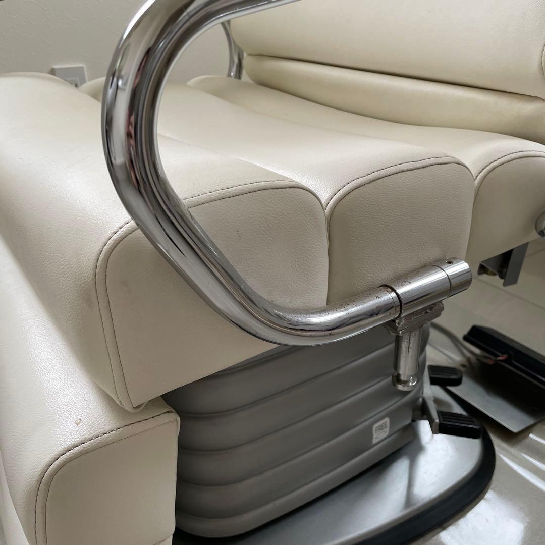 理美容電動チェアー