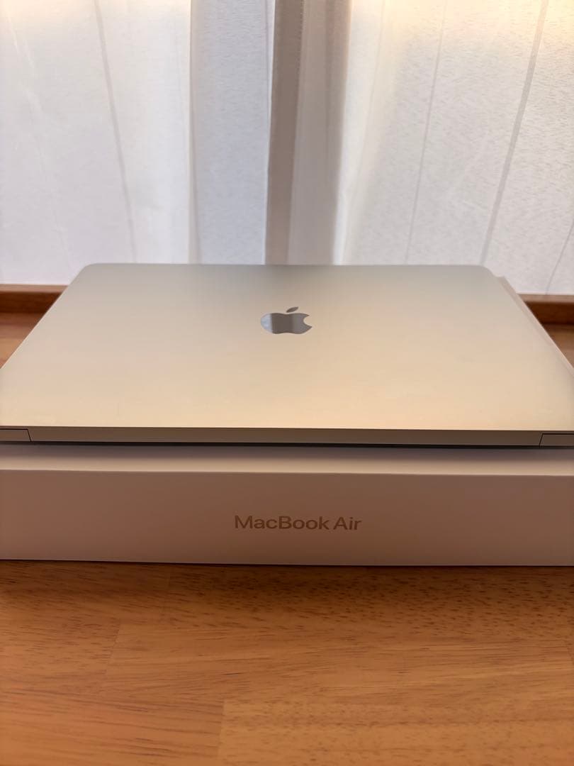 M1 MacBook Air_本体_シルバー_メモリ16GB_SSD1TB