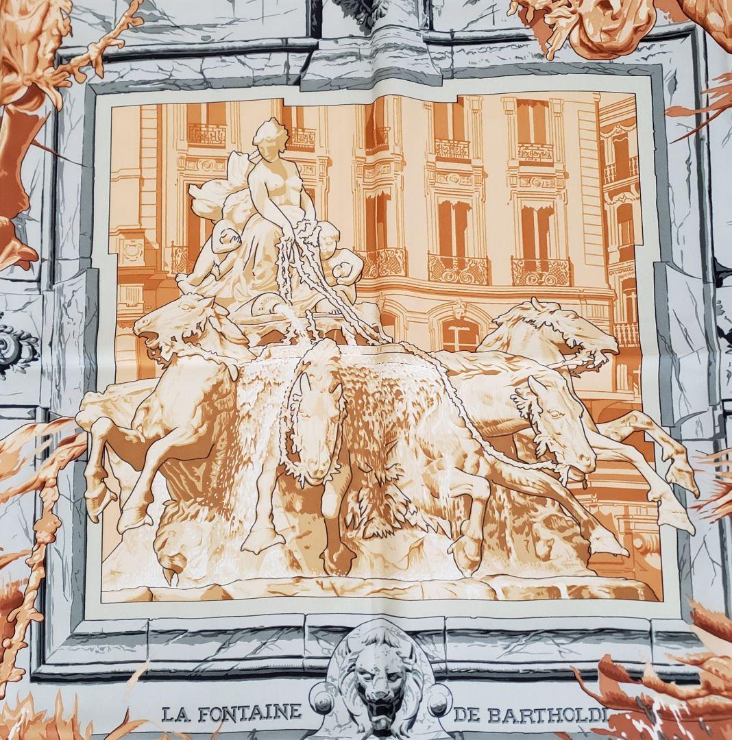 【極美品】HERMES　カレ90 ～バルトルディの泉～ グレイッシュブルー