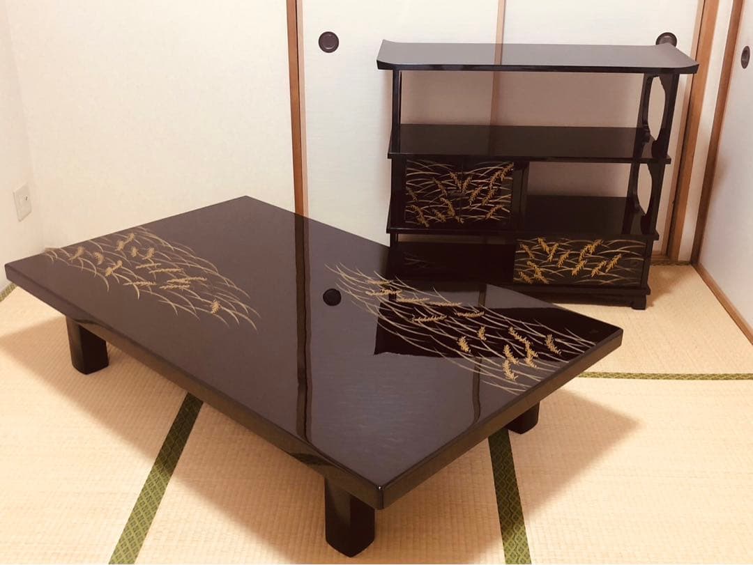 【説明文必須】輪島塗で中々出会えないの茶棚と座卓　対のセットです