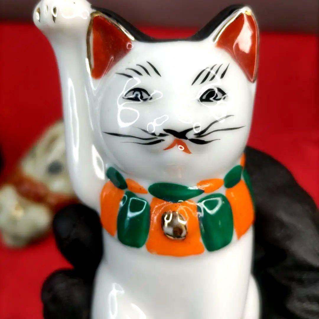 眠り猫　招き猫　置物
