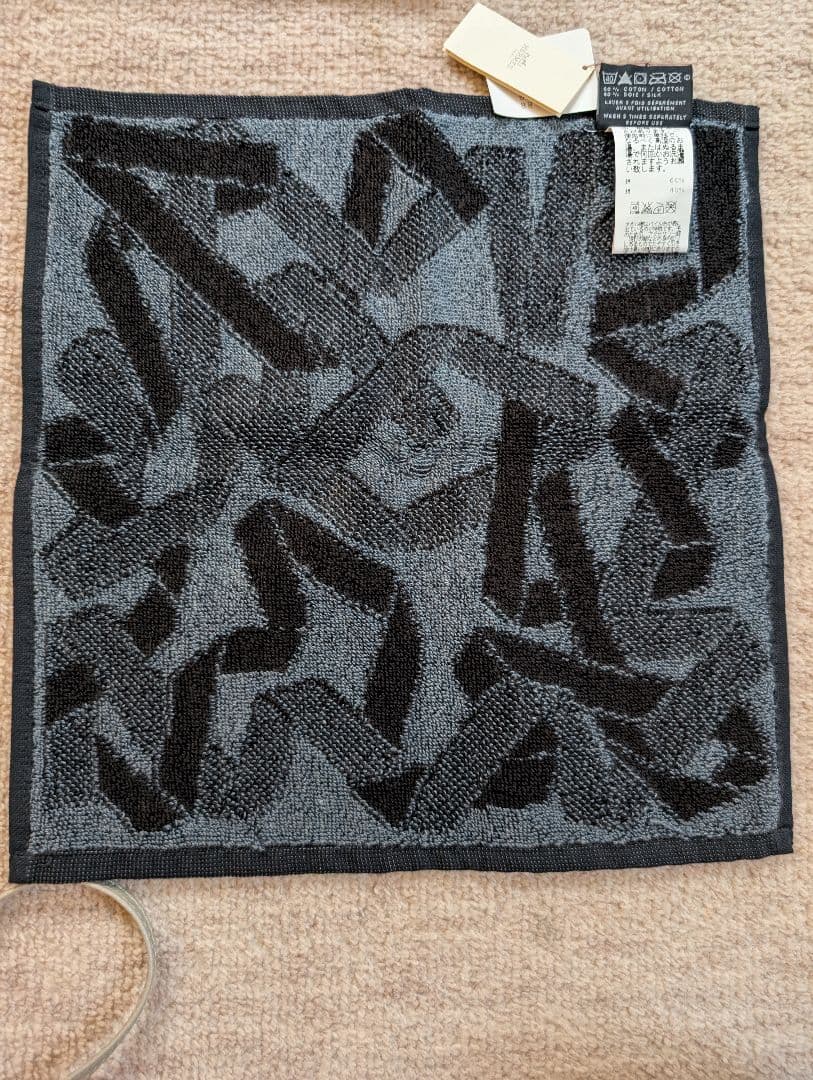 エルメス　ハンドタオル　シルク　ブラック　グレー　レア　新品　タグ付き