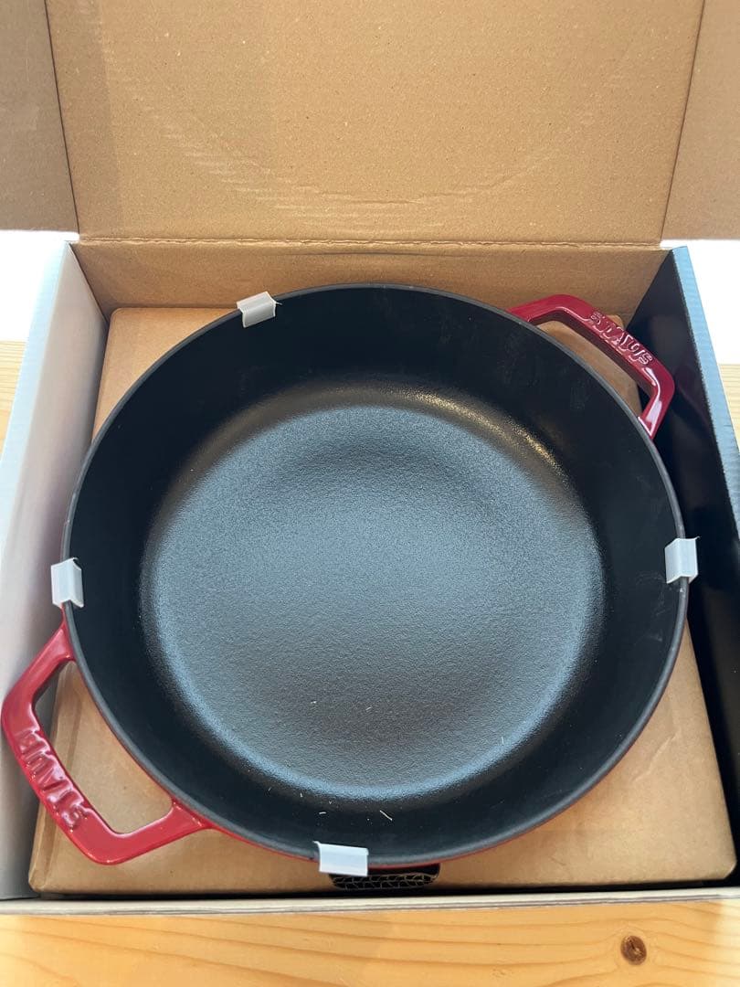 【新品】staub ブレイザーソテーパン24cm　チェリー　ドラゴン　龍