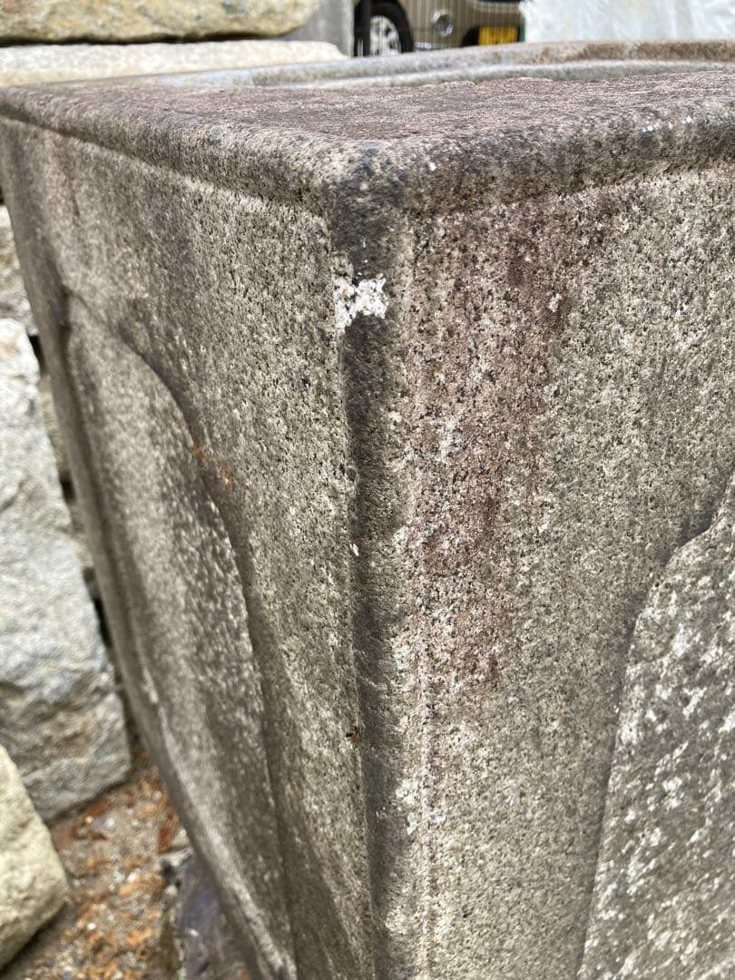 白川石製立手水鉢