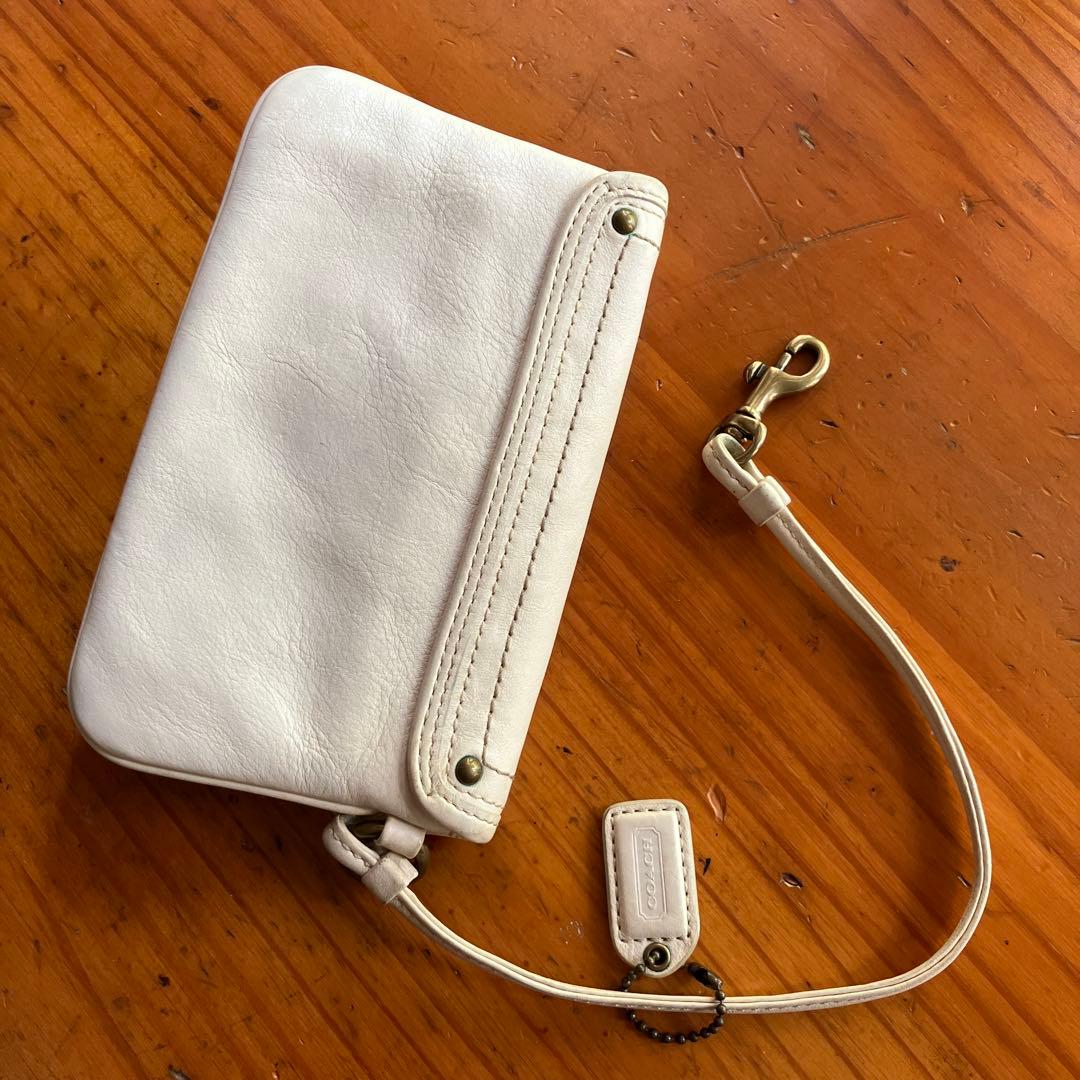 COACH アイボリーレザーポーチ