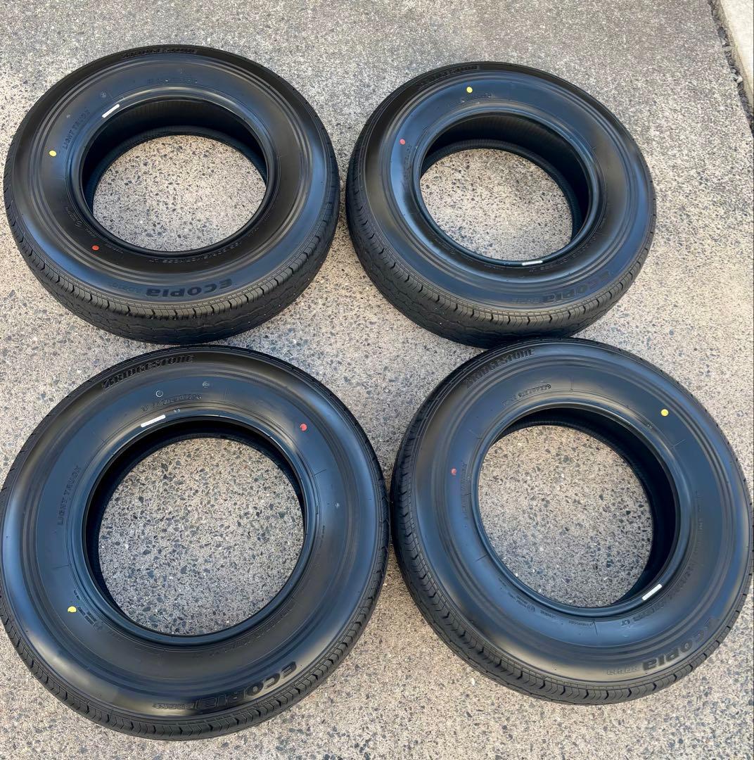 【送料込】ハイエース(200系) 新車外し 純正タイヤ 2025年製ブリヂストン