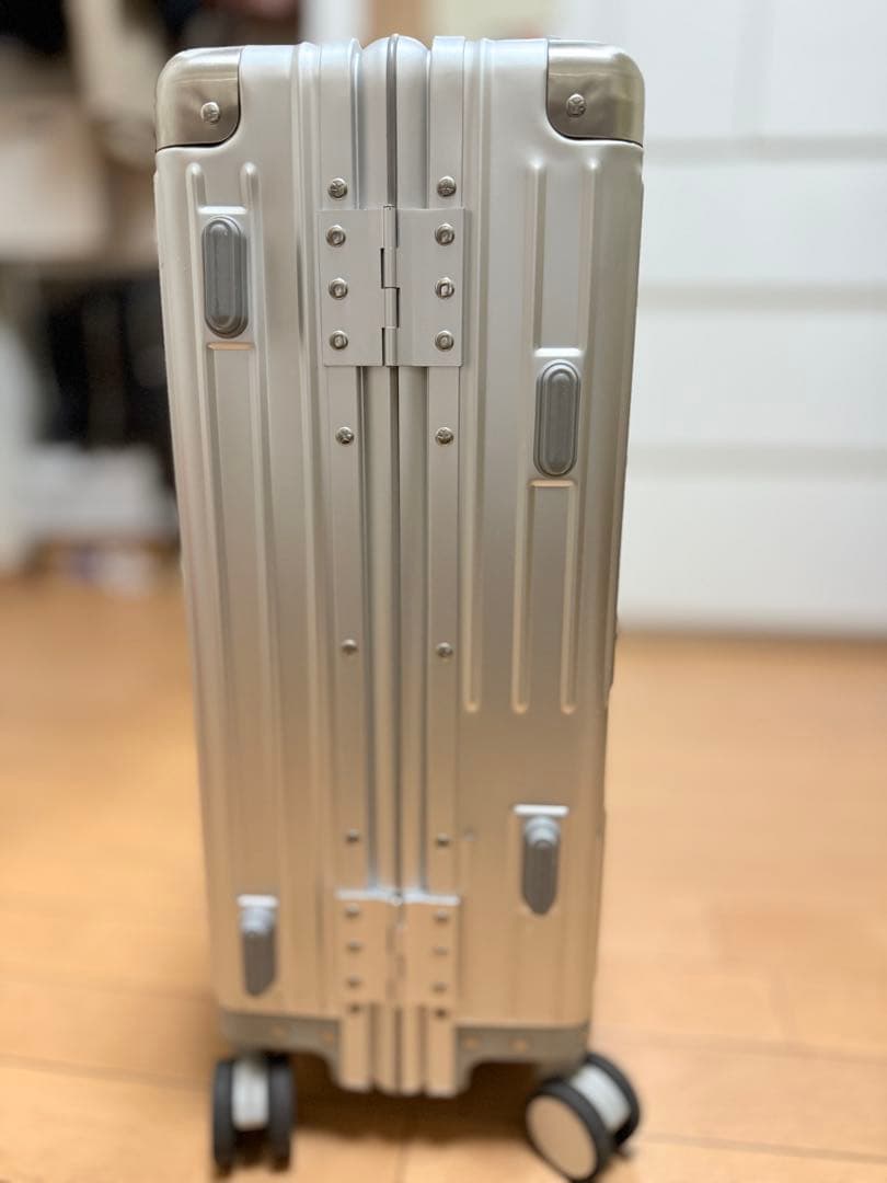 イノベーター　innovator INV1811 36L アルミ製スーツケース