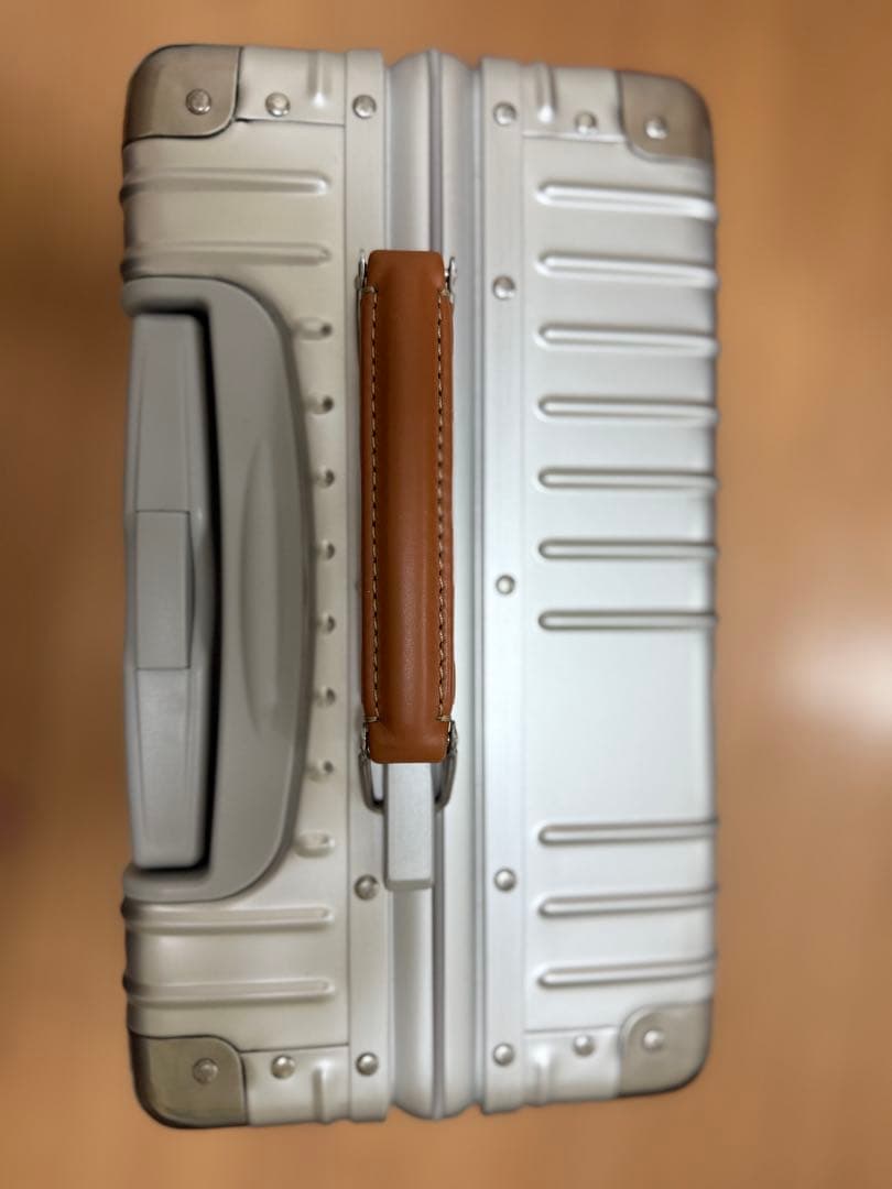 イノベーター　innovator INV1811 36L アルミ製スーツケース